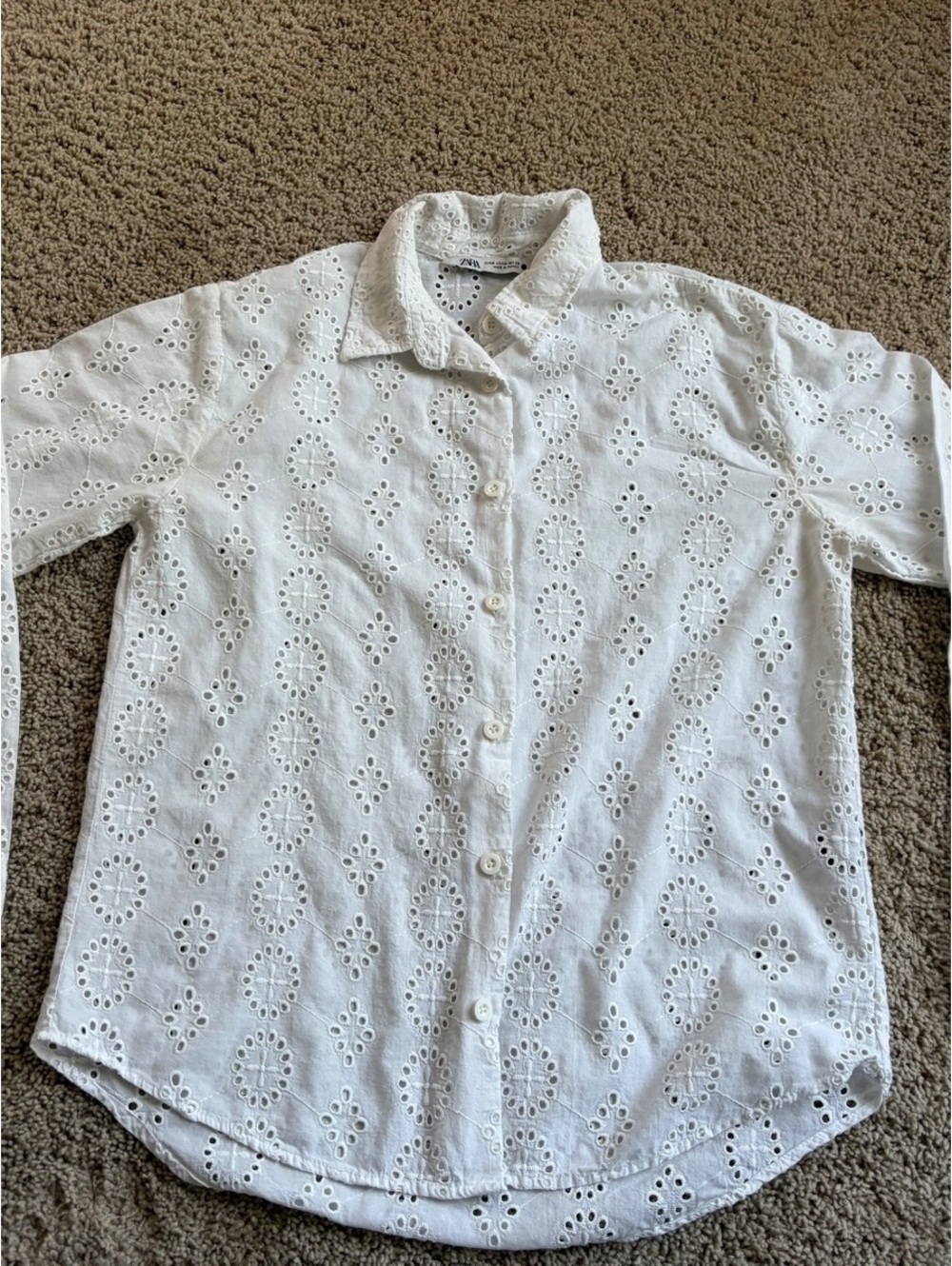 Women’s Zara white button down shirt m medium eyeletembroidery